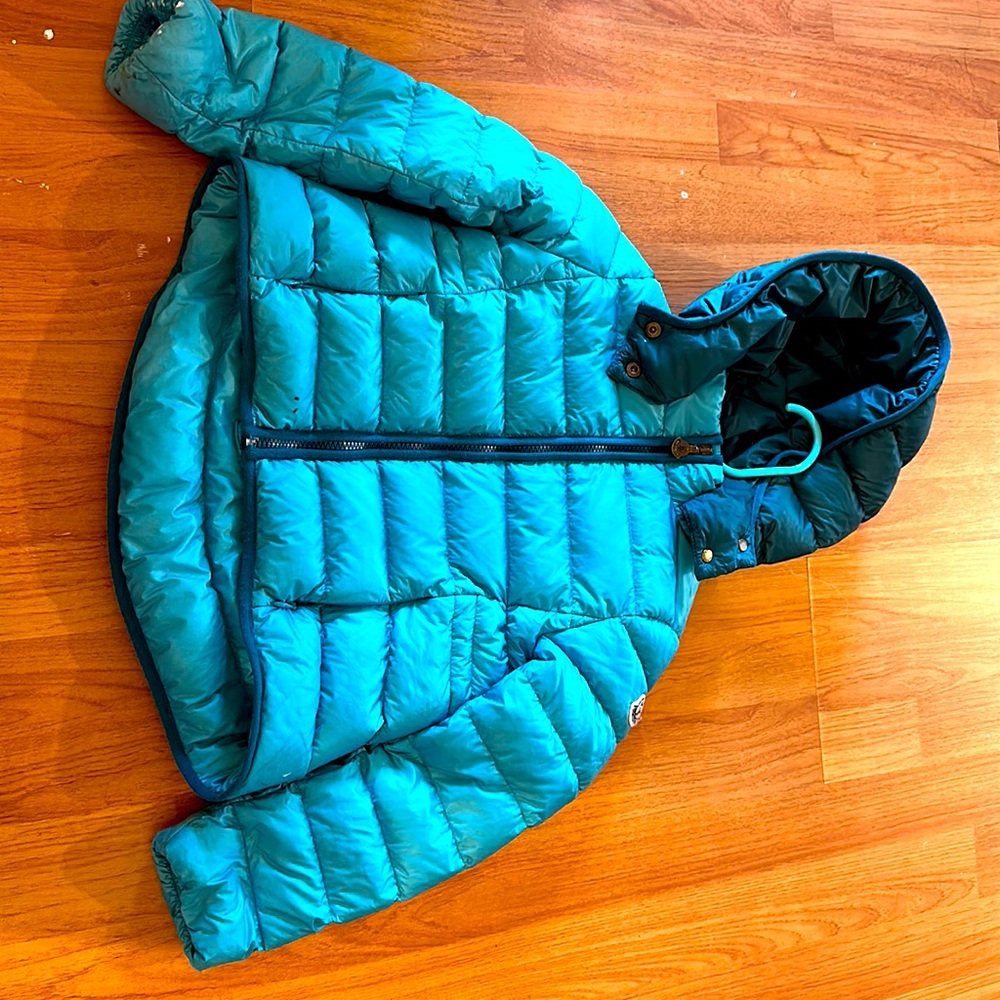 Good condition. Fit 3-6 year old girl